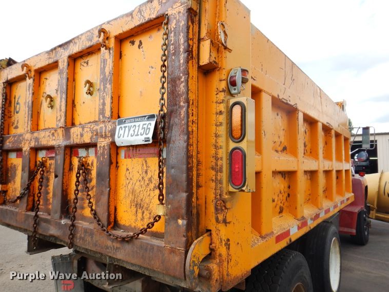 image for item IN9878 1986 Ford LN8000  dump truck