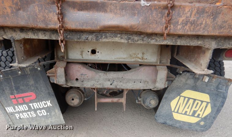 image for item IN9878 1986 Ford LN8000  dump truck