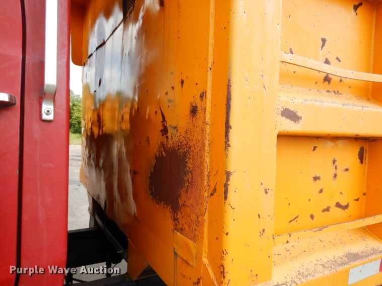 image for item IN9878 1986 Ford LN8000  dump truck