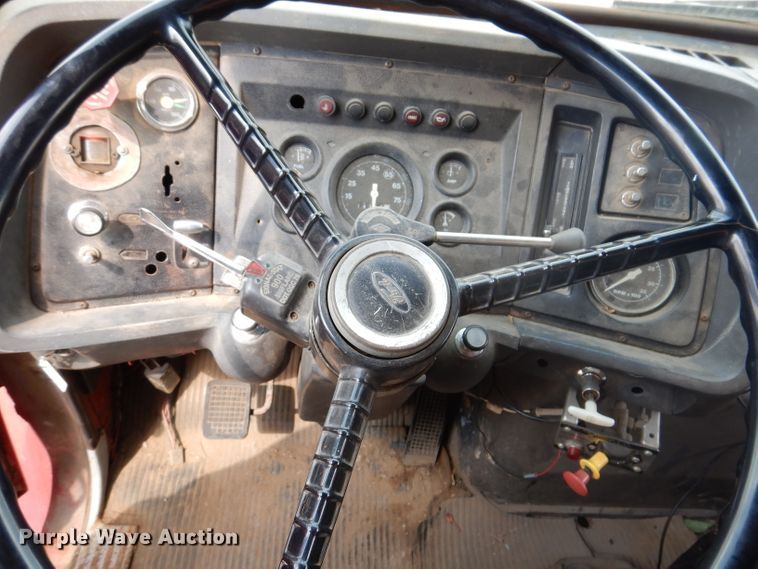 image for item IN9878 1986 Ford LN8000  dump truck