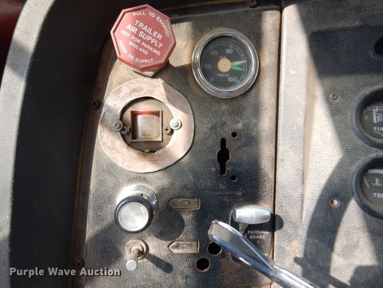 image for item IN9878 1986 Ford LN8000  dump truck