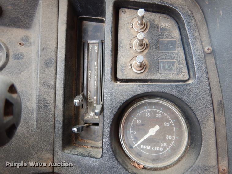 image for item IN9878 1986 Ford LN8000  dump truck