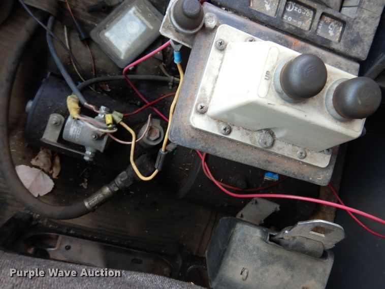 image for item IN9878 1986 Ford LN8000  dump truck