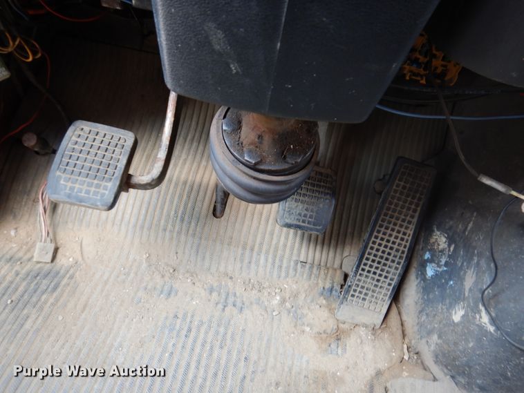 image for item IN9878 1986 Ford LN8000  dump truck