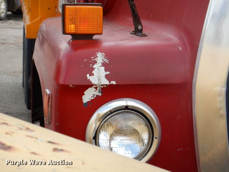 image for item IN9878 1986 Ford LN8000  dump truck