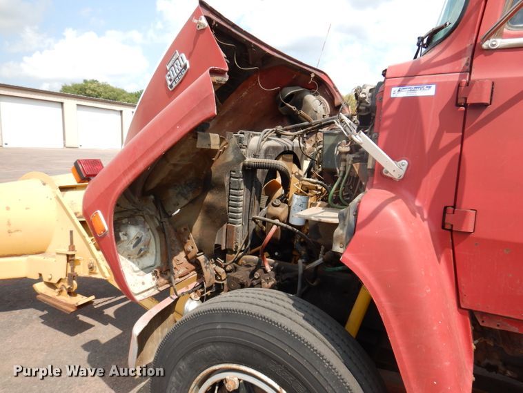 image for item IN9878 1986 Ford LN8000  dump truck