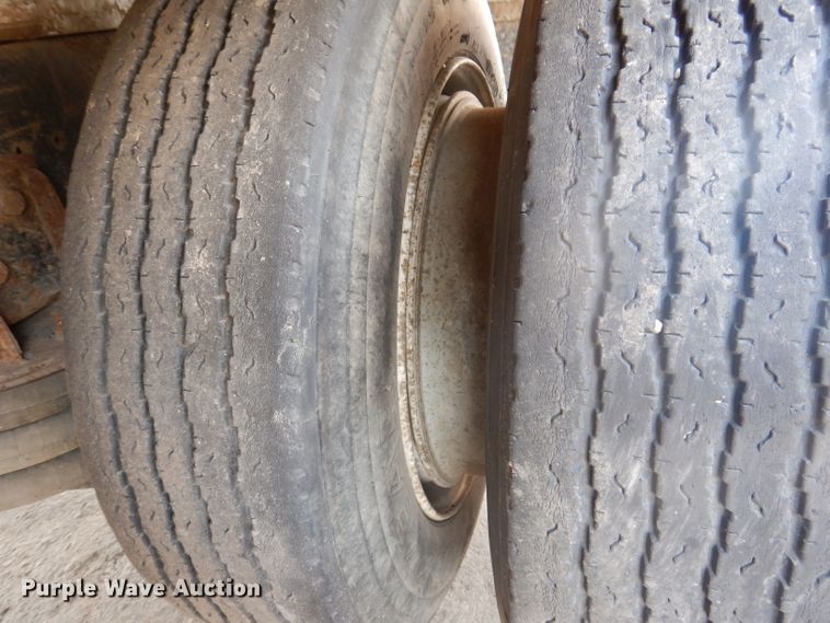 image for item IN9878 1986 Ford LN8000  dump truck