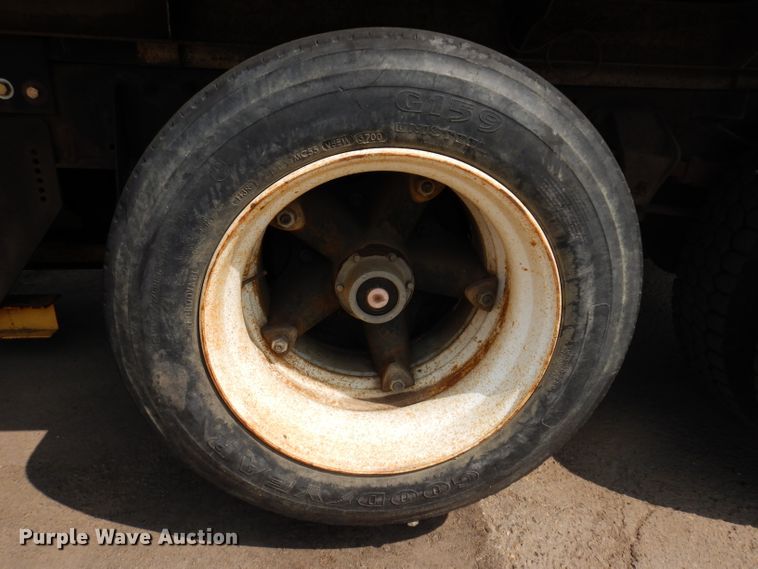 image for item IN9878 1986 Ford LN8000  dump truck