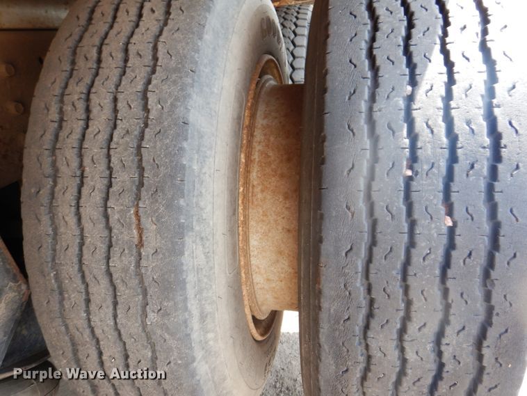 image for item IN9878 1986 Ford LN8000  dump truck