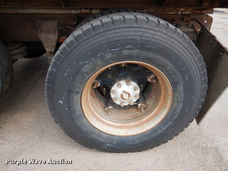 image for item IN9878 1986 Ford LN8000  dump truck