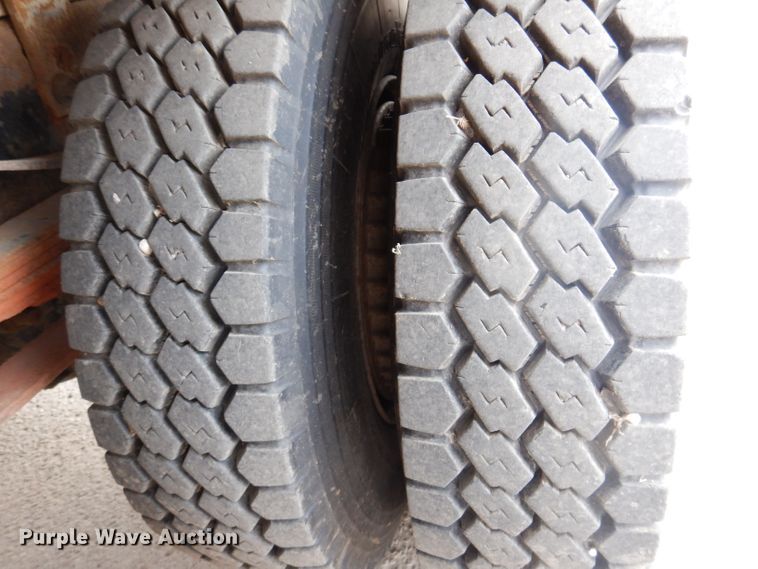 image for item IN9878 1986 Ford LN8000  dump truck