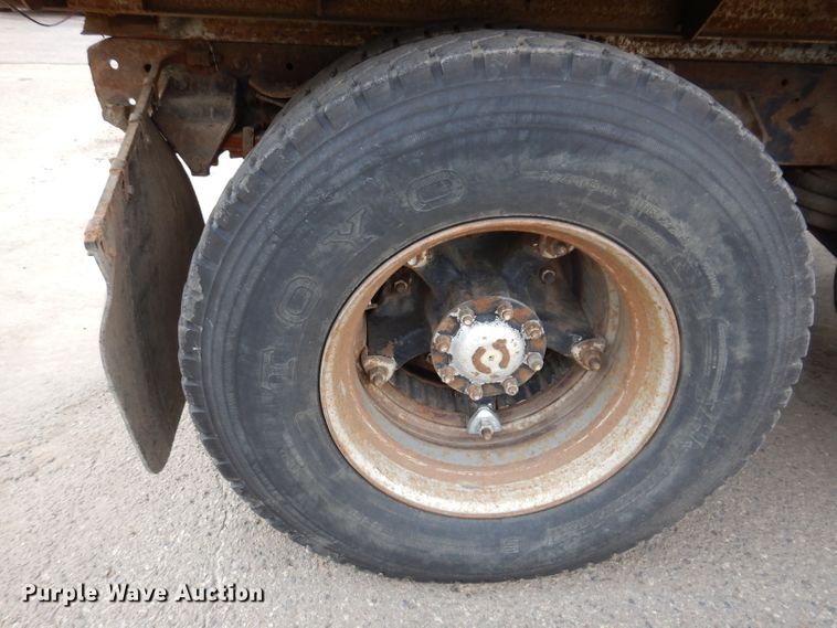 image for item IN9878 1986 Ford LN8000  dump truck