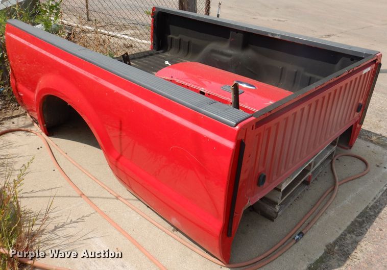 image for item IN9879 2003 Ford F250  pickup truck bed