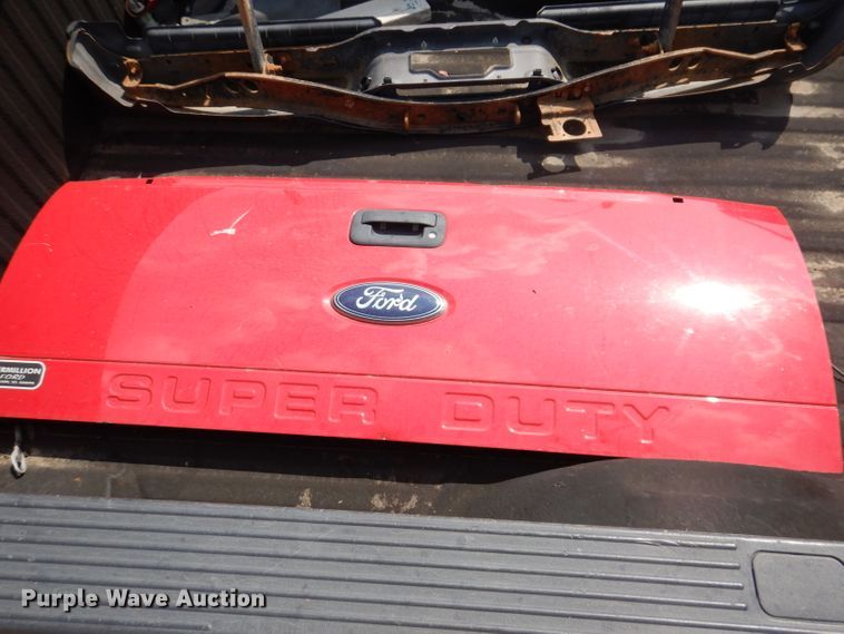 image for item IN9879 2003 Ford F250  pickup truck bed