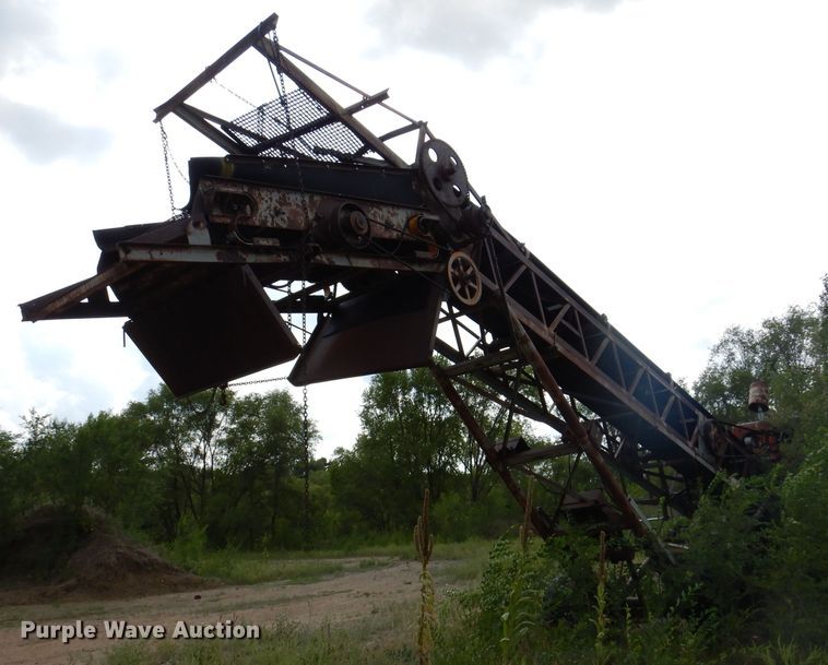 image for item IN9881 1964 Peerless Screener 2177  screening plant