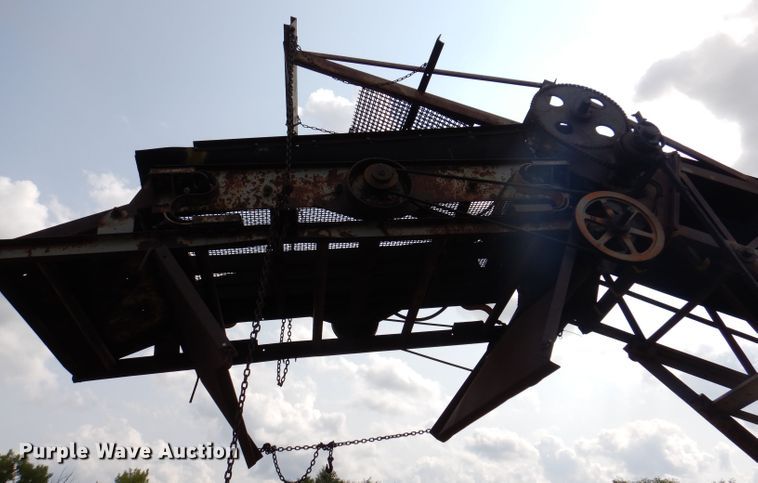 image for item IN9881 1964 Peerless Screener 2177  screening plant