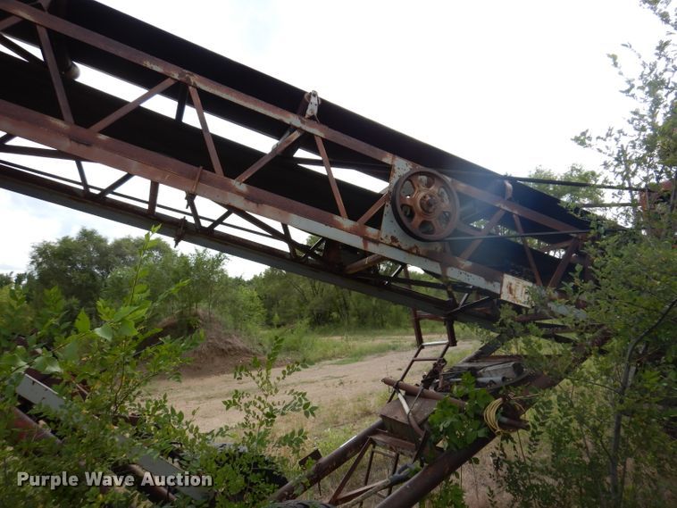 image for item IN9881 1964 Peerless Screener 2177  screening plant