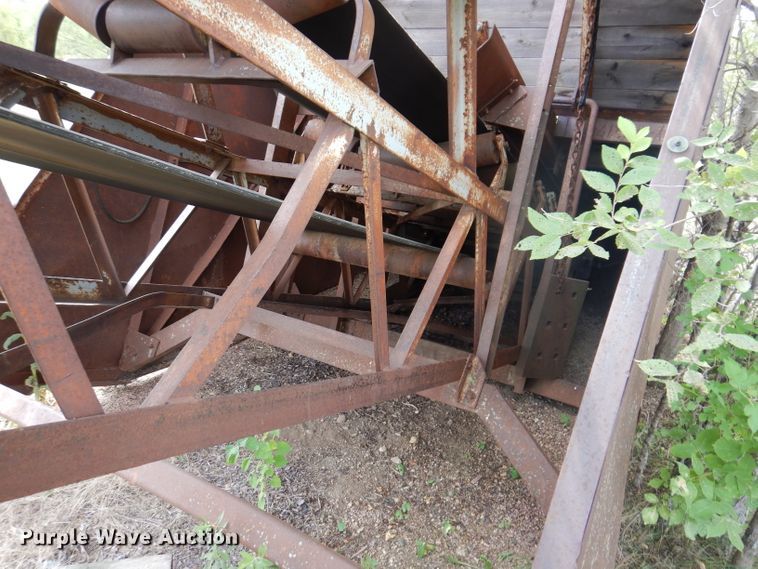 image for item IN9881 1964 Peerless Screener 2177  screening plant