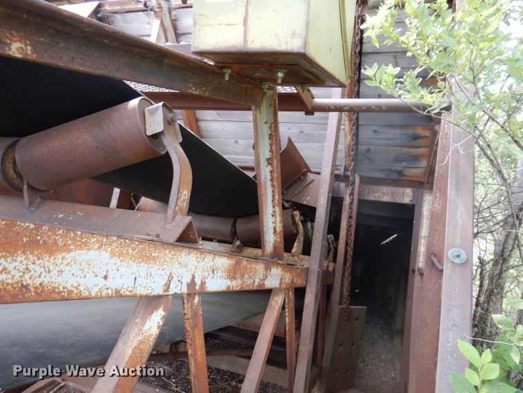 image for item IN9881 1964 Peerless Screener 2177  screening plant