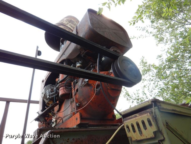 image for item IN9881 1964 Peerless Screener 2177  screening plant