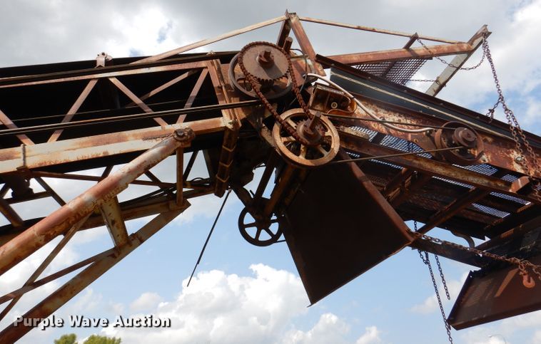 image for item IN9881 1964 Peerless Screener 2177  screening plant