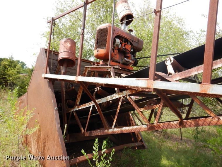 image for item IN9881 1964 Peerless Screener 2177  screening plant