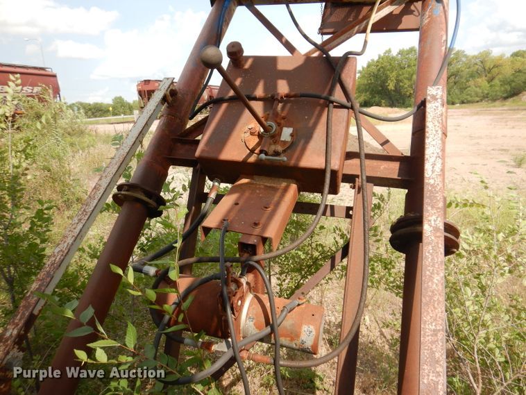 image for item IN9881 1964 Peerless Screener 2177  screening plant