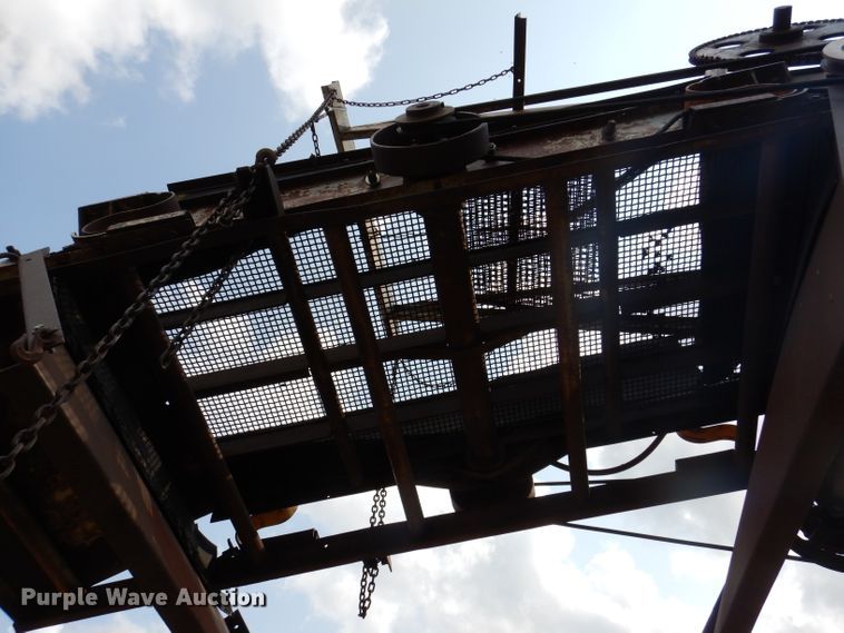 image for item IN9881 1964 Peerless Screener 2177  screening plant