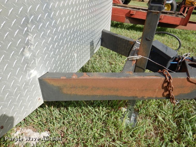 image for item IN9886 2004 H & H  enclosed cargo trailer