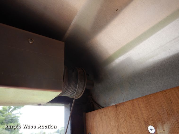 image for item IN9886 2004 H & H  enclosed cargo trailer