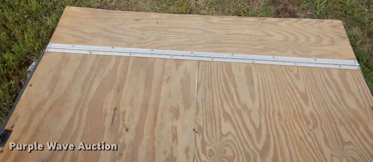 image for item IN9886 2004 H & H  enclosed cargo trailer