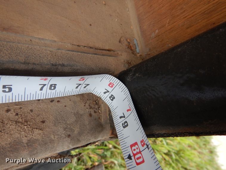 image for item IN9886 2004 H & H  enclosed cargo trailer