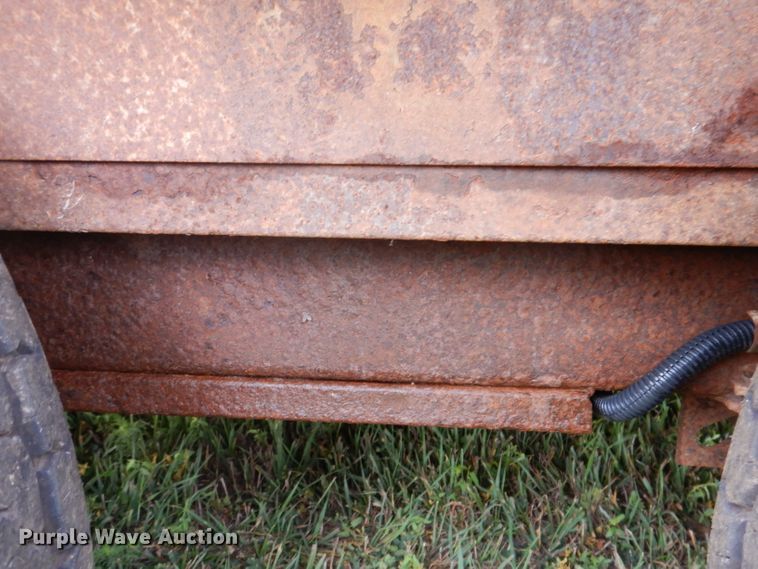 image for item IN9886 2004 H & H  enclosed cargo trailer