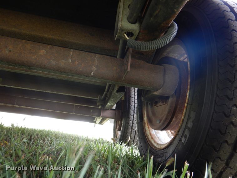 image for item IN9886 2004 H & H  enclosed cargo trailer