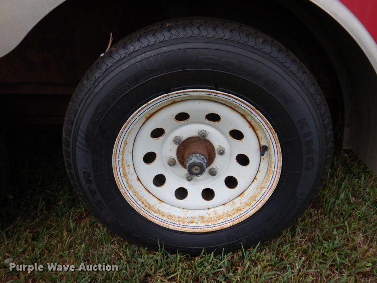 image for item IN9886 2004 H & H  enclosed cargo trailer