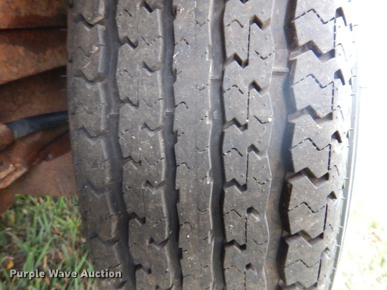 image for item IN9886 2004 H & H  enclosed cargo trailer