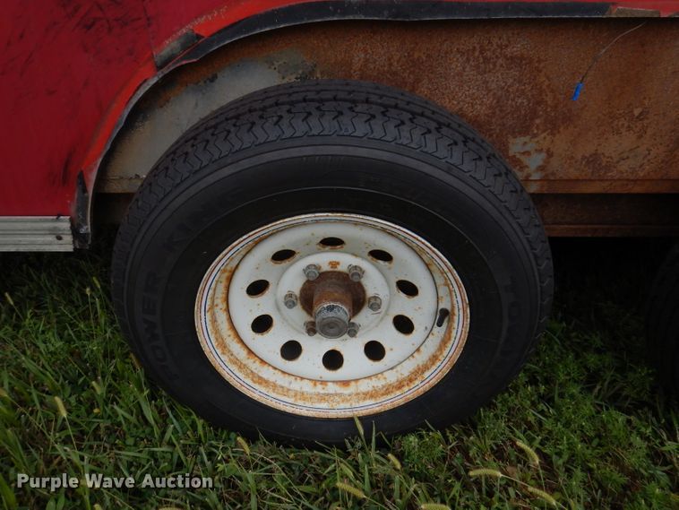 image for item IN9886 2004 H & H  enclosed cargo trailer