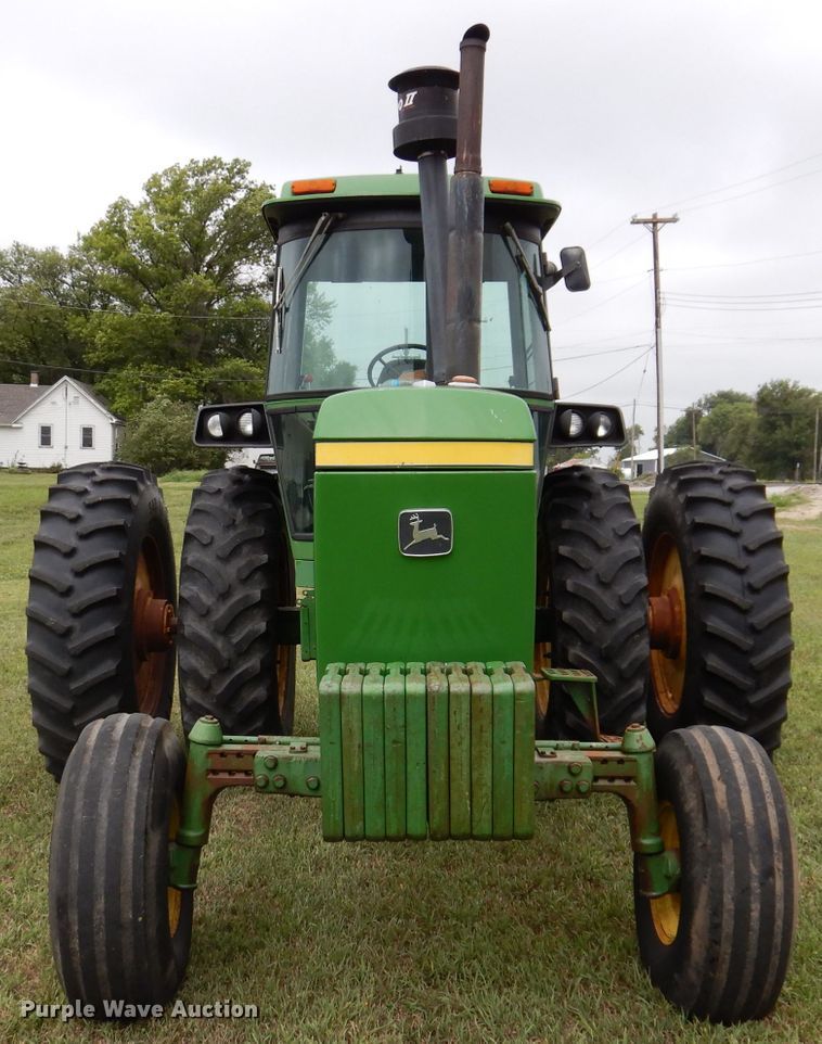 image for item IN9887 1976 John Deere 4630  tractor