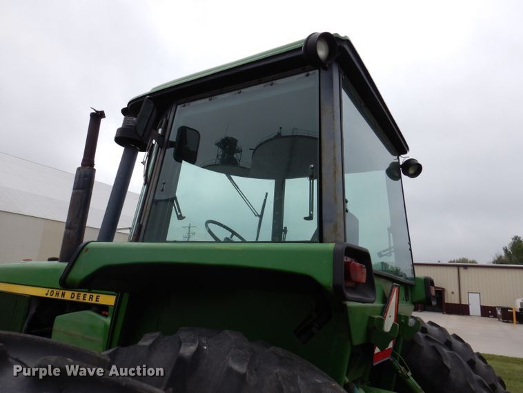 image for item IN9887 1976 John Deere 4630  tractor