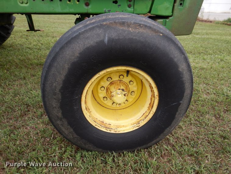 image for item IN9887 1976 John Deere 4630  tractor