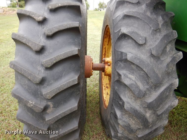 image for item IN9887 1976 John Deere 4630  tractor