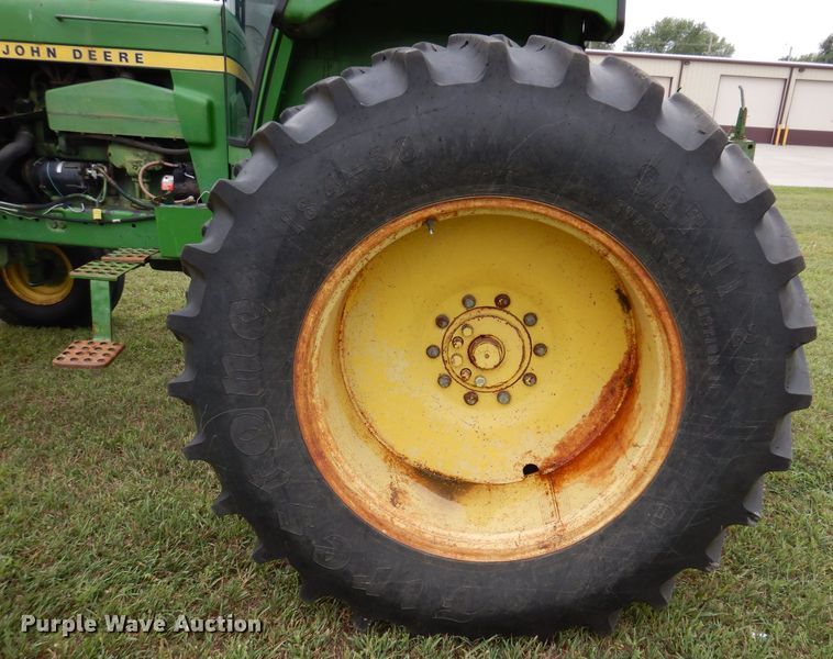 image for item IN9887 1976 John Deere 4630  tractor