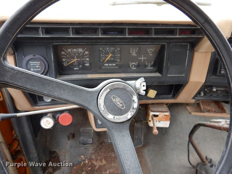 image for item IN9888 1985 Ford F700  dump flatbed truck