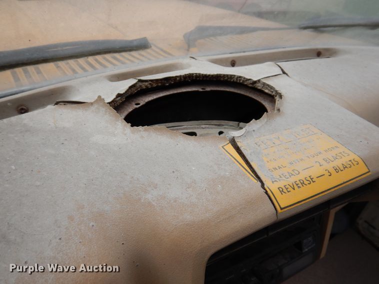 image for item IN9888 1985 Ford F700  dump flatbed truck