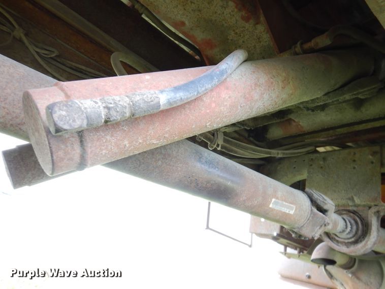 image for item IN9888 1985 Ford F700  dump flatbed truck