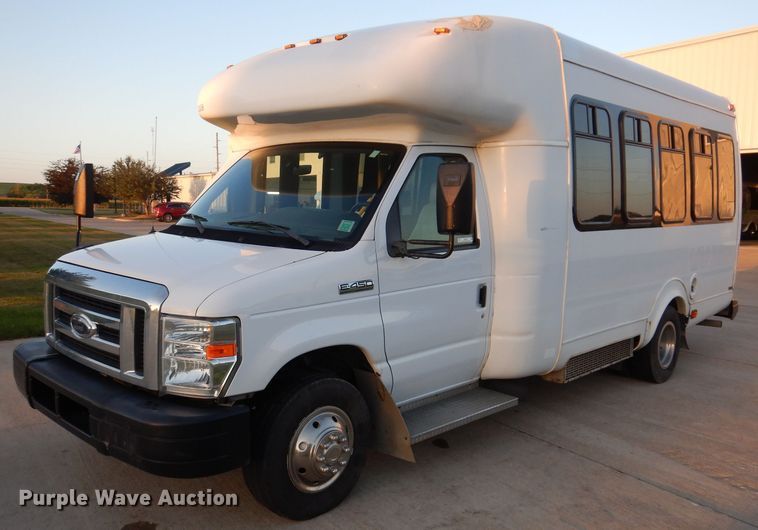 image for item IN9906 2010 Ford E450  shuttle bus