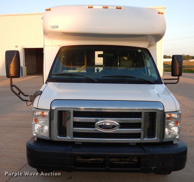 image for item IN9906 2010 Ford E450  shuttle bus