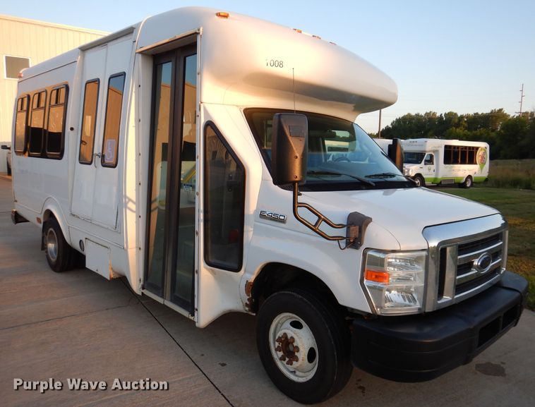 image for item IN9906 2010 Ford E450  shuttle bus