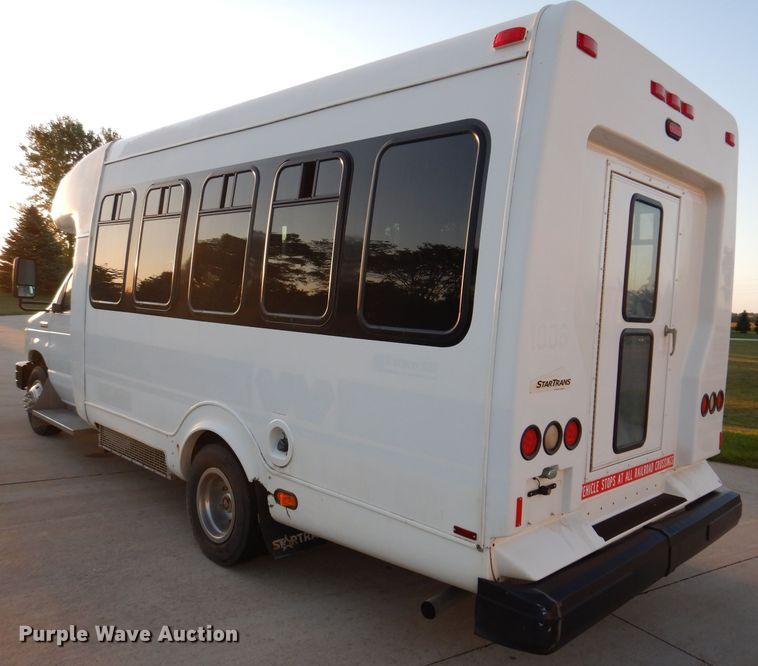 image for item IN9906 2010 Ford E450  shuttle bus