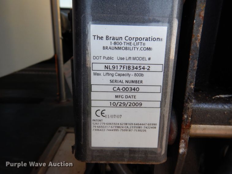 image for item IN9906 2010 Ford E450  shuttle bus